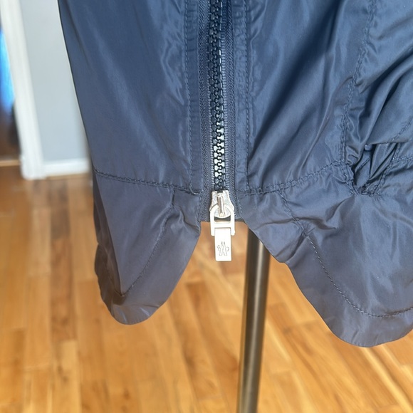 Authentic Moncler wind breaker - Picture 8 of 17